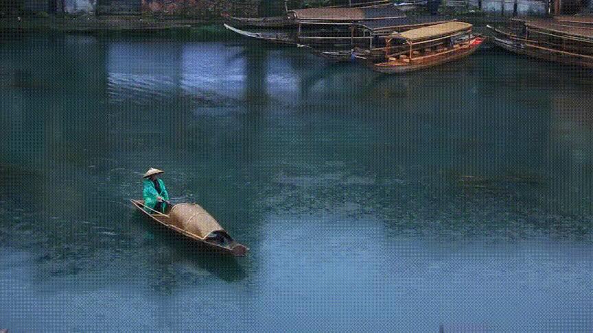 DƬ